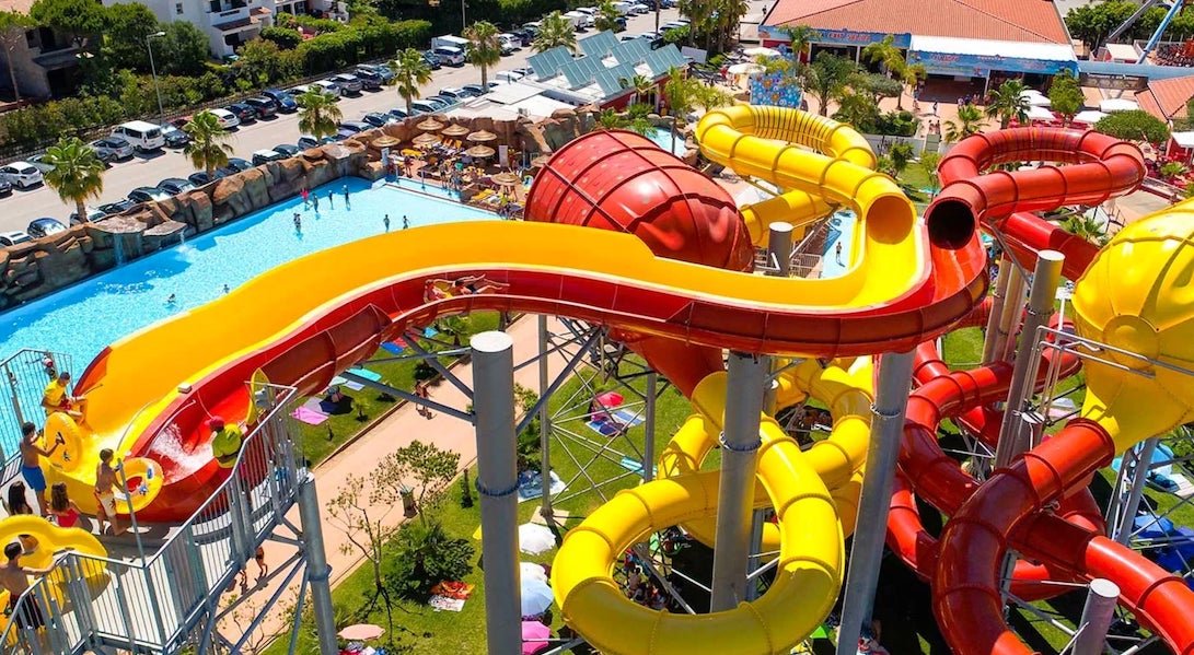 family holidays at Aquashow Hotel and waterpark