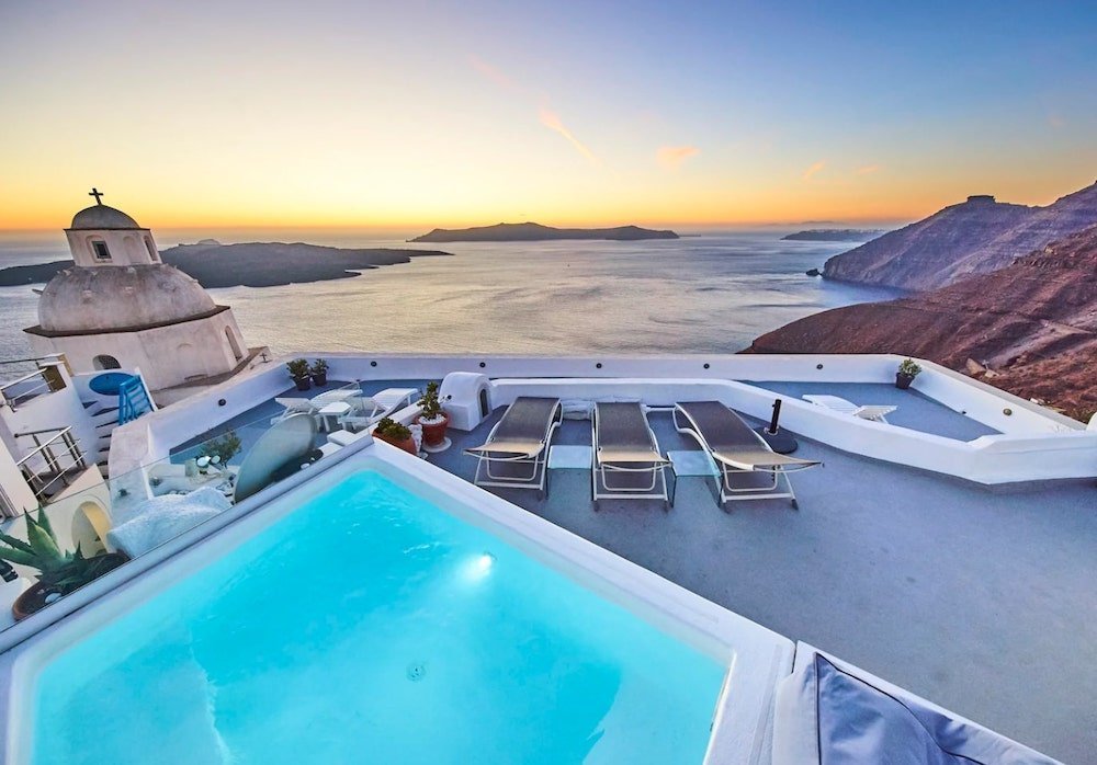luxury villas in Santorini