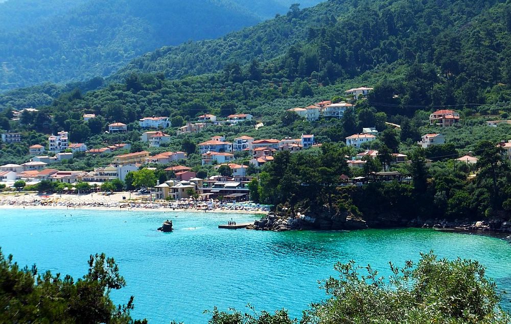 summer holidays for families with 2 adults and 3 children